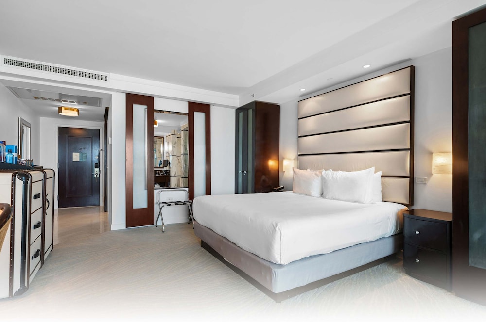 Fontainebleau Miami Beach Private Luxury Suites - photo 46