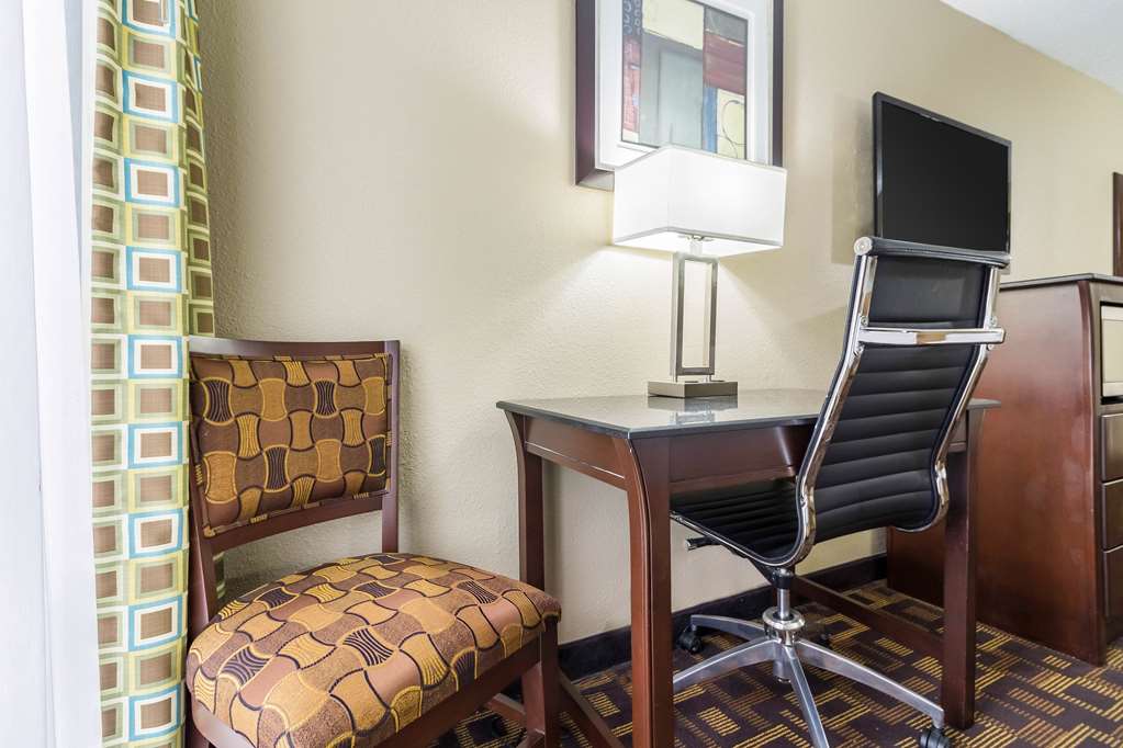 Quality Inn & Suites Arden Hills Saint Paul North - photo 8