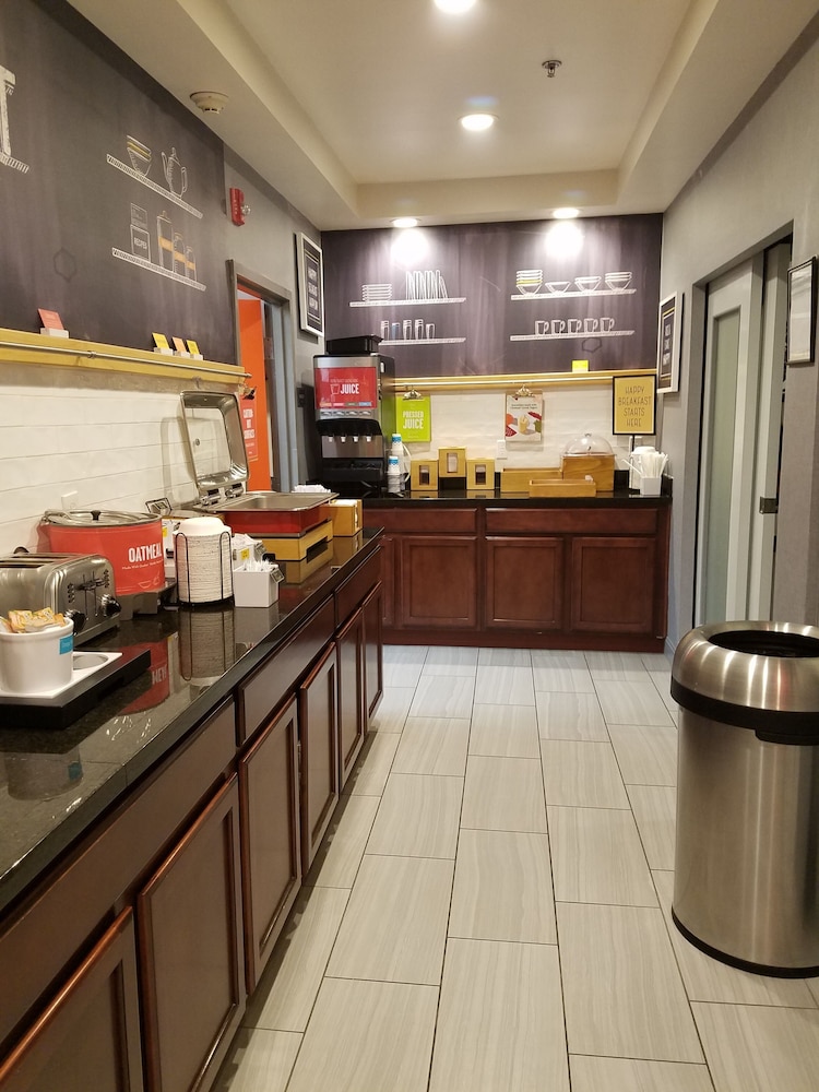 Hampton Inn Kansas City Blue Springs - photo 32