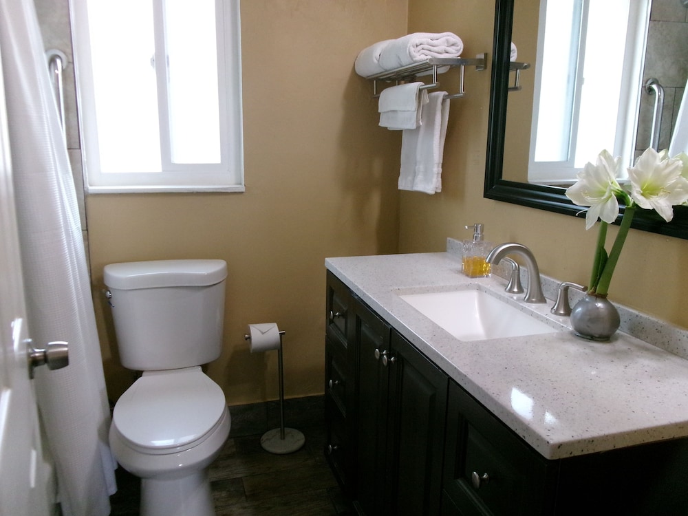 Carmel Wayfarer Inn - photo 24