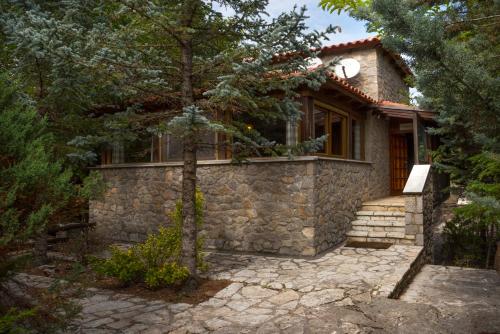 Villa Parnassos — 4-Star Luxury Hotel in Aspropyrgos, Greece