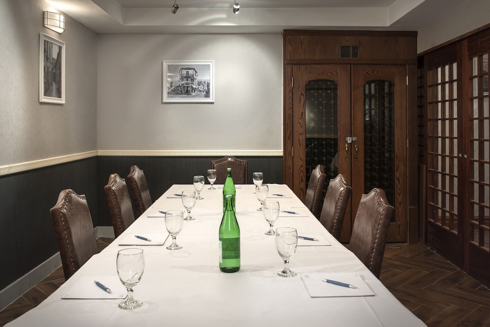 Four Points by Sheraton Manhattan SoHo Village - photo 14