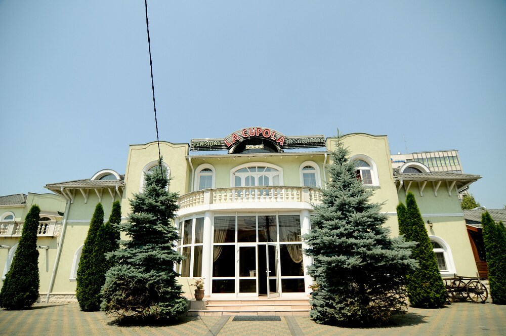 Pension La Cupola — 4-Star Luxury Hotel in Targu-Mures, Romania