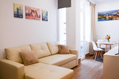Apartamento San Jacinto III — 4-Star Luxury Hotel in Sevilla, Spain