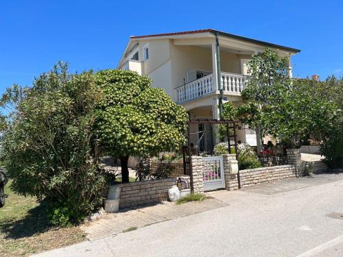 Appartements Slavica — 4-Star Luxury Hotel in Povljana, Croatia