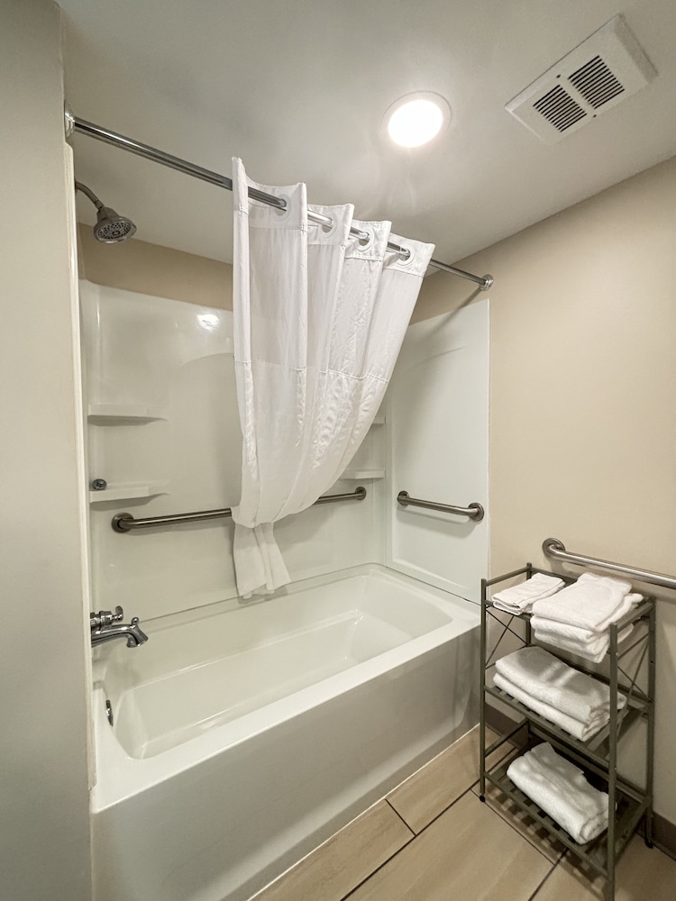 Baymont by Wyndham Lake Park Valdosta I 75 - photo 26
