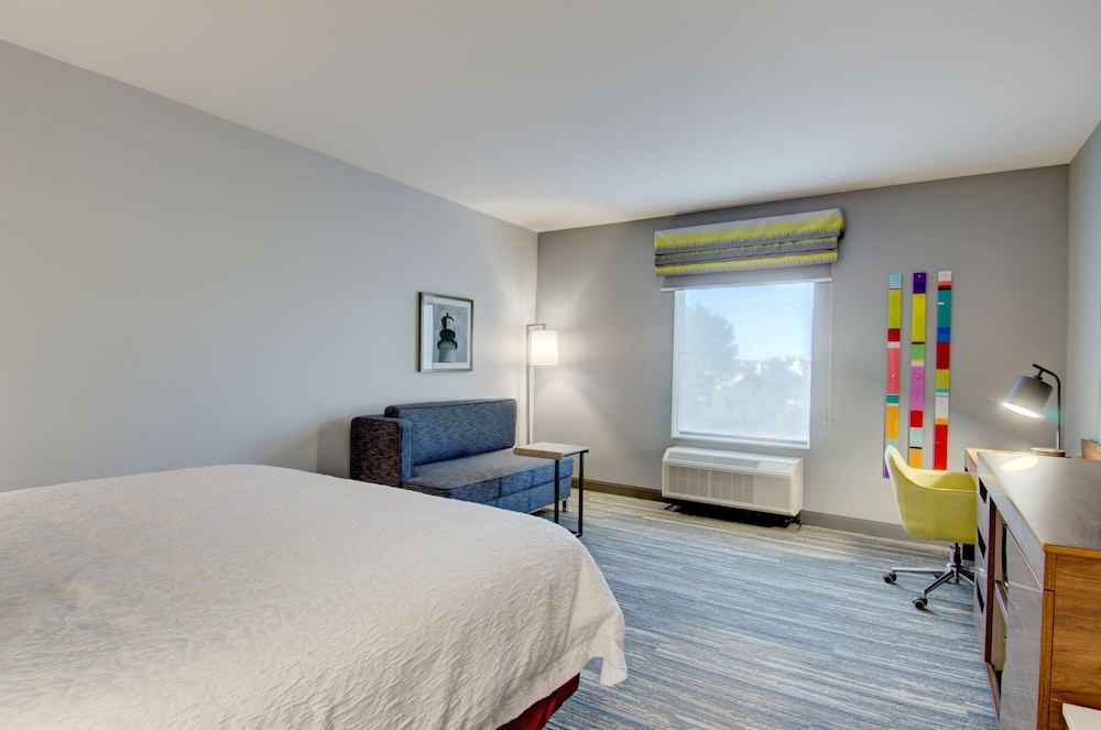 Hampton Inn & Suites Portland West - photo 32