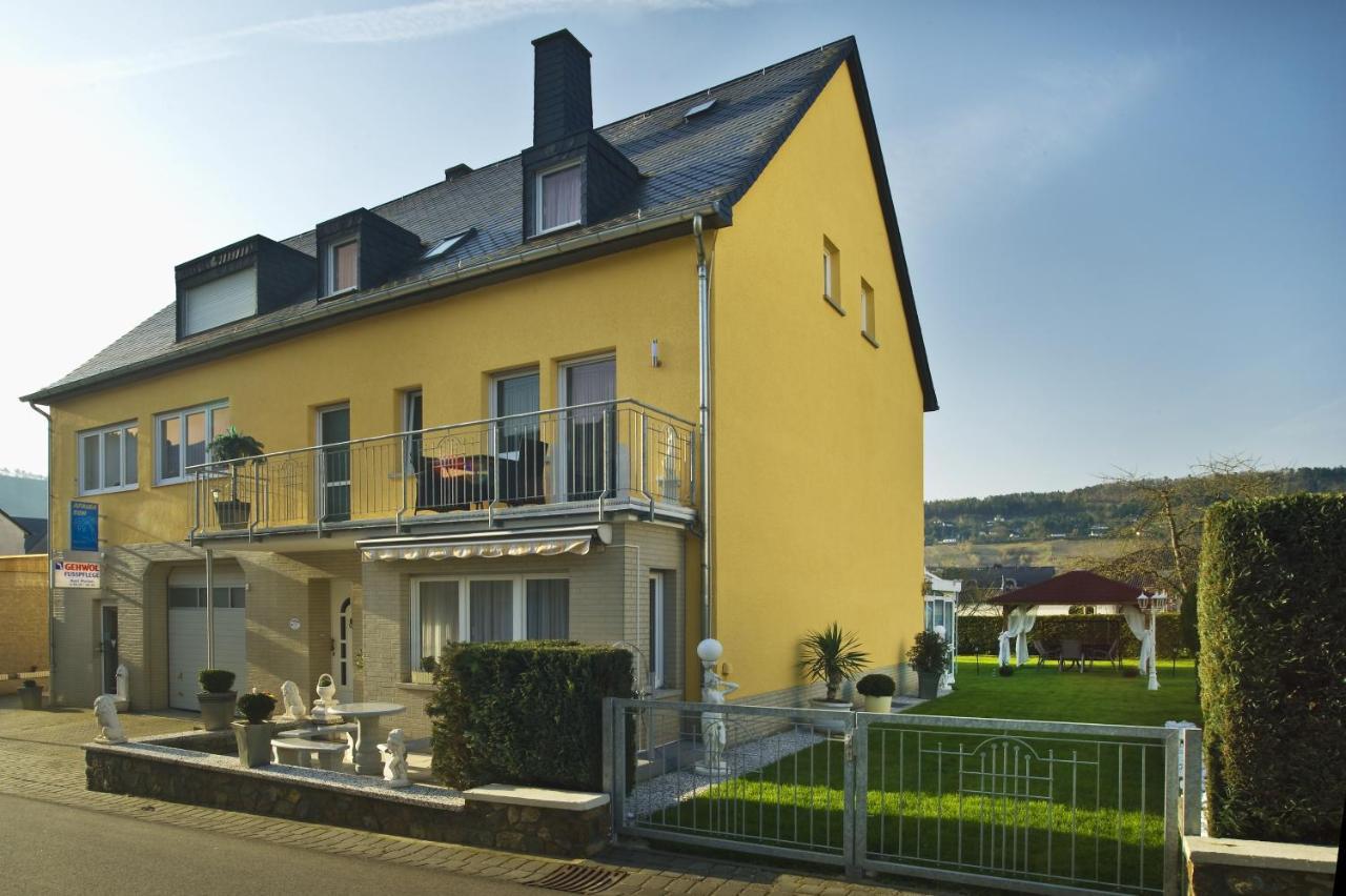 Gästehaus Edith 3 Sterne 2 4 Personen — 4-Star Luxury Hotel in Trittenheim, Germany
