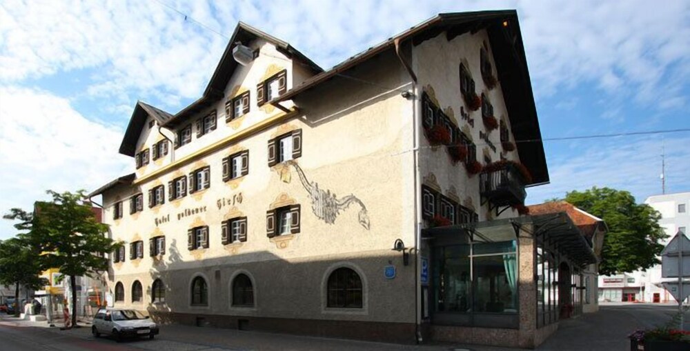 Hotel Goldener Hirsch — hotel in Reutte
