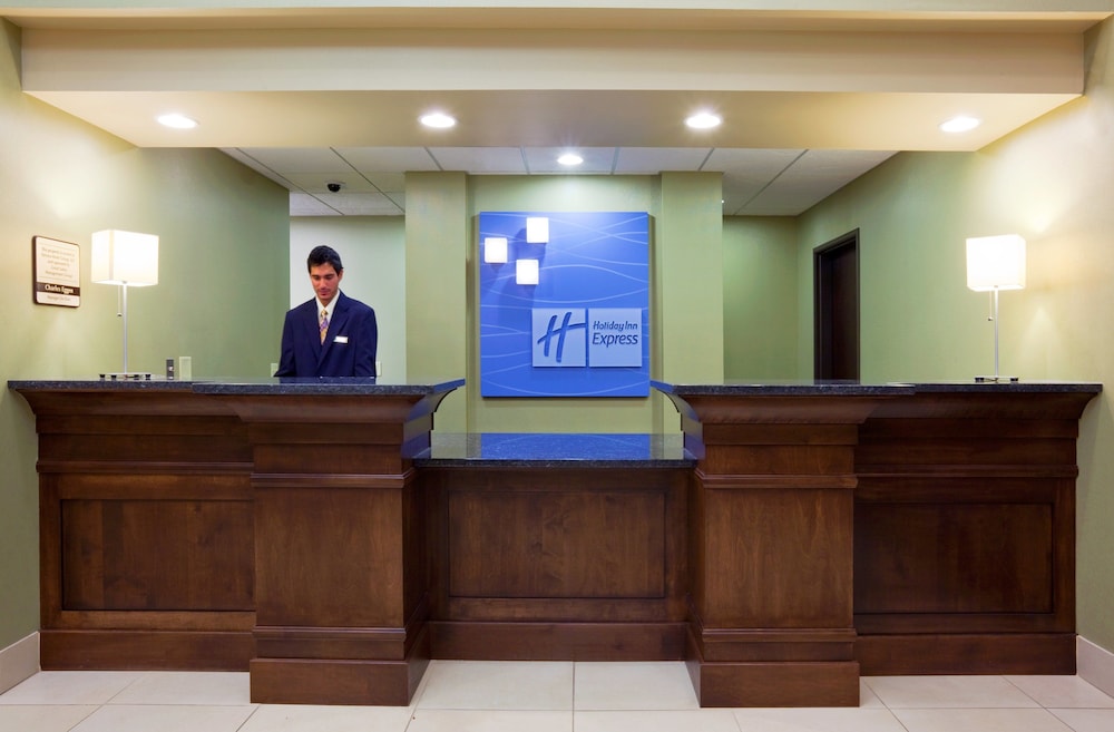 Holiday Inn Express Hotel & Suites Madison Verona by IHG - photo 53
