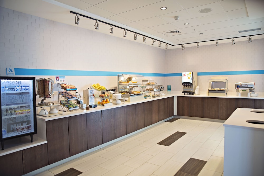 Holiday Inn Express & Suites Rantoul by IHG - photo 42