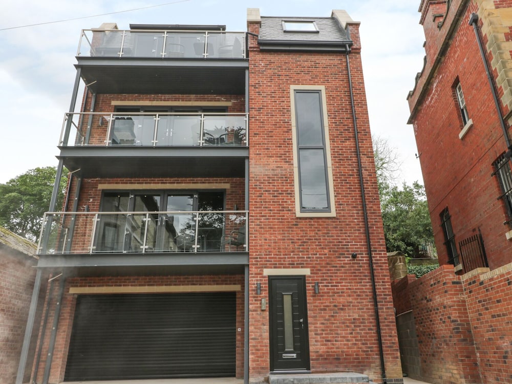 The Office Gardens Apartment 1 — 4-Star Luxury Hotel in Whitby, United Kingdom