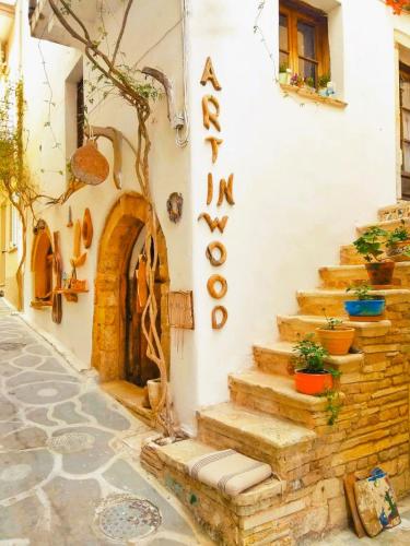 Chaos Woodcraft House — 4-Star Luxury Hotel in Parga, Greece