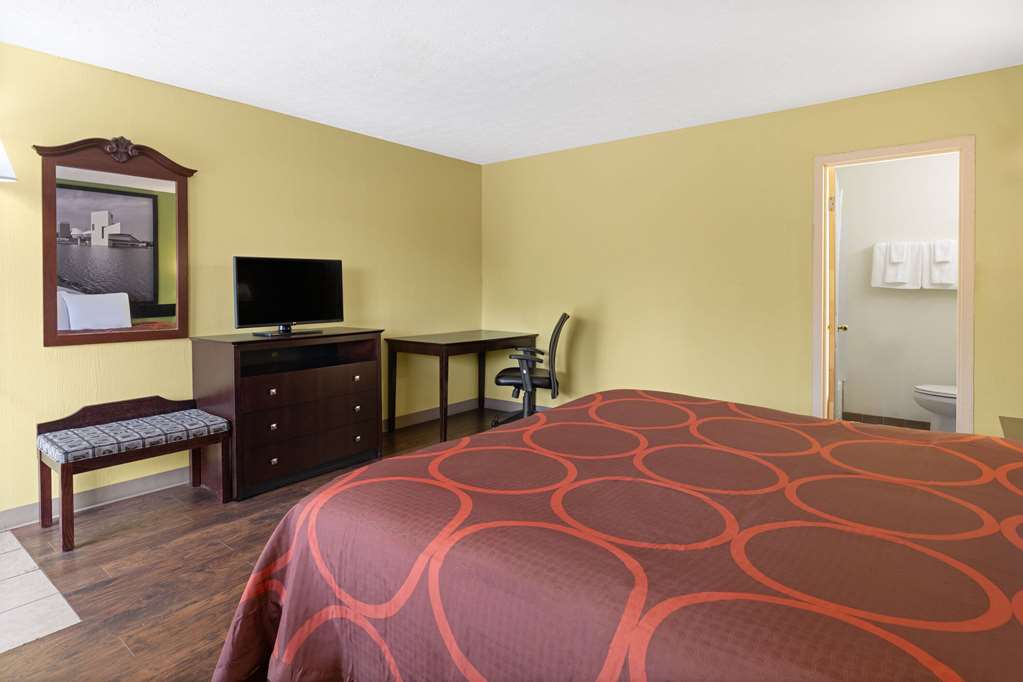 Super 8 by Wyndham Youngstown Girard — hotel in Youngstown
