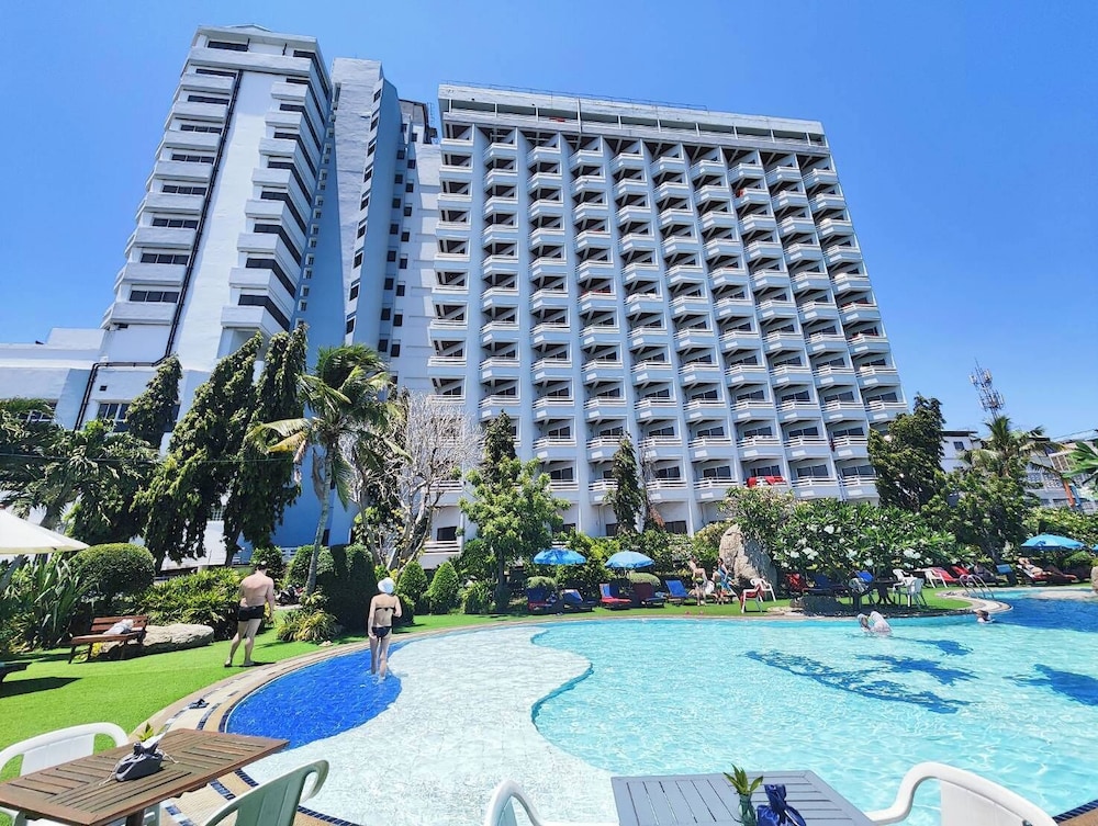 Grand Jomtien Palace Hotel — 4-Star Luxury Hotel in Pattaya, Thailand