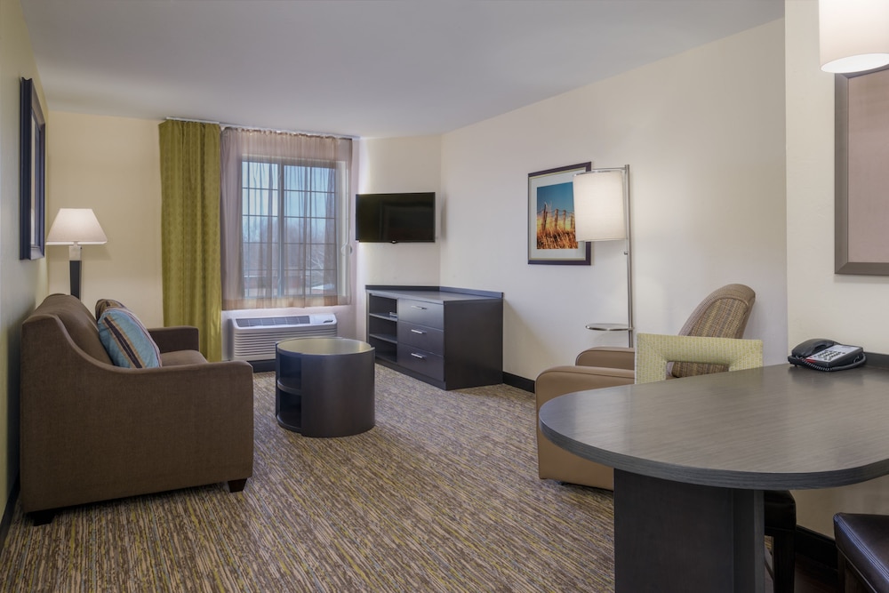 Candlewood Suites Midwest City by IHG - photo 16