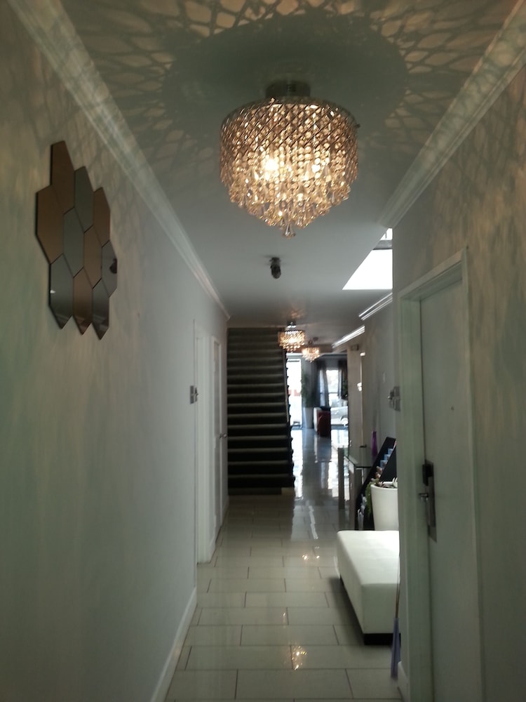 Hollywood VIP Hotel - photo 14