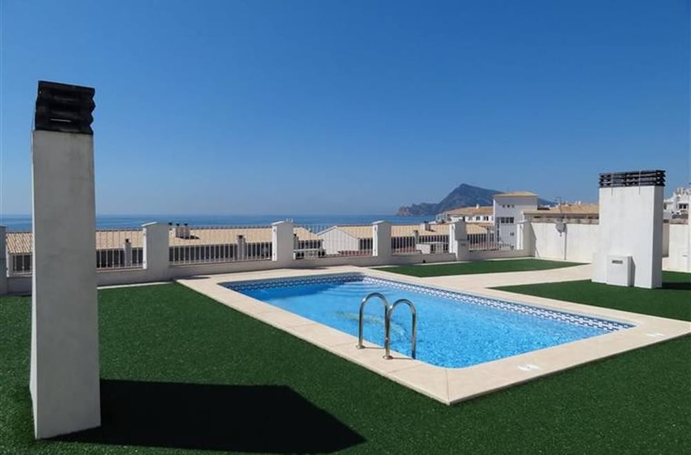 Second Line Beach Pool Fast Wifi — 4-Star Luxury Hotel in Altea, Spain