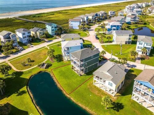 Weshoekie Ocean View House at Pointe West — 4-Star Luxury Hotel in Galveston, United States