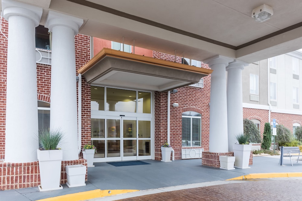 Holiday Inn Express Hotel & Suites Bremen - photo 36
