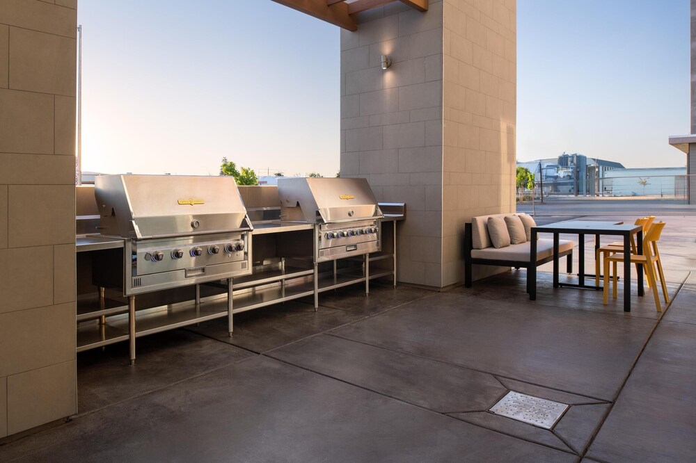 Home2 Suites by Hilton Woodland Sacramento - photo 37