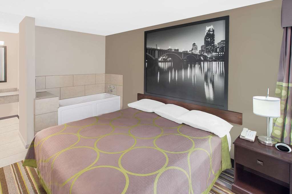 Super 8 by Wyndham Bay St. Louis - photo 13