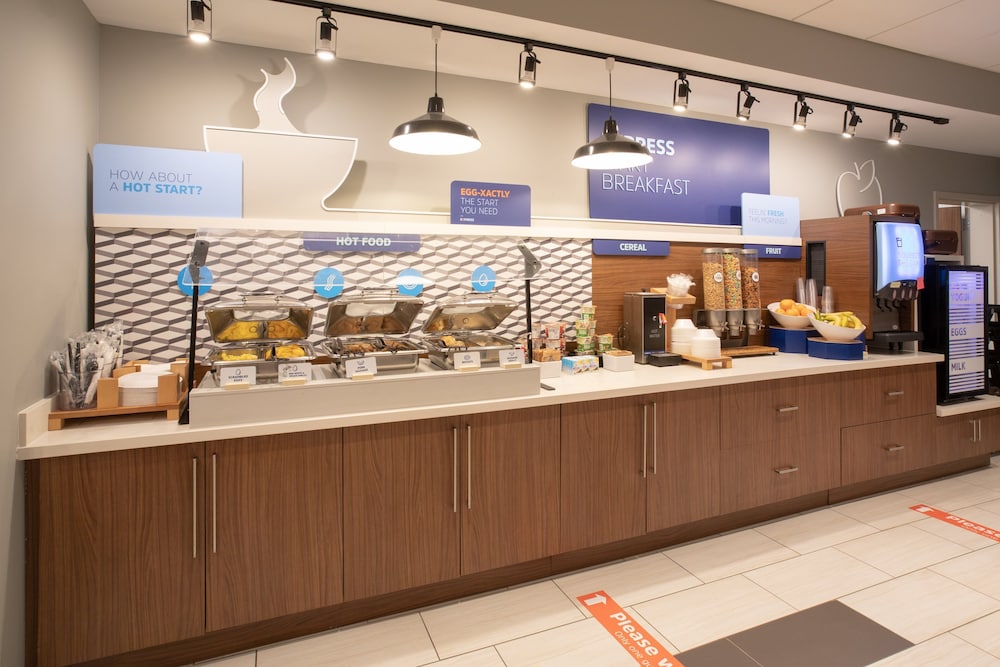 Holiday Inn Express & Suites Goodland I 70 an IHG hotel - photo 40