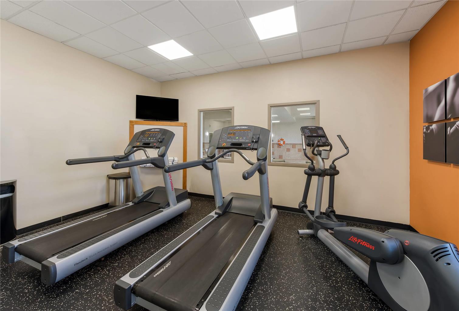 Country Inn & Suites by Radisson Findlay OH - photo 58
