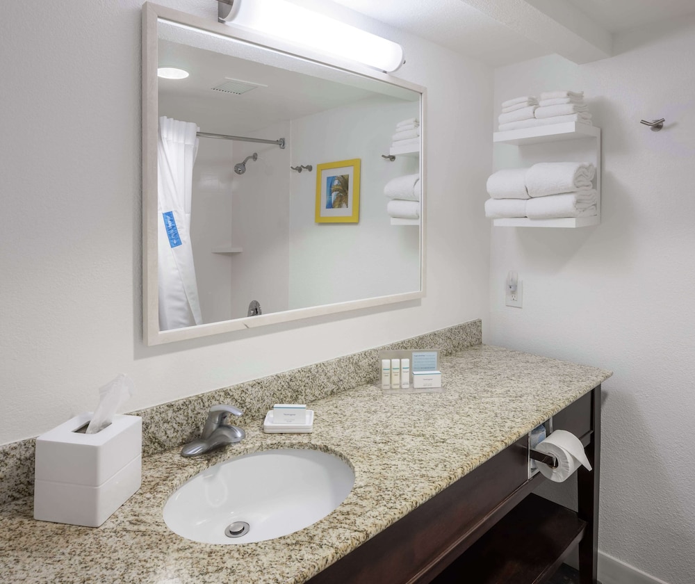 Hampton Inn & Suites Miami Doral Dolphin Mall - photo 26