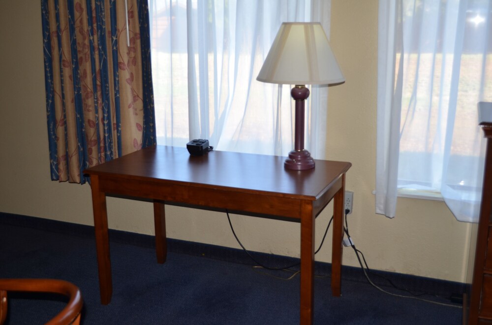 Quality Suites Abilene TX - photo 11