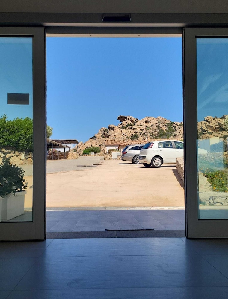 Hotel Borgo Dell'orso — hotel in Palau