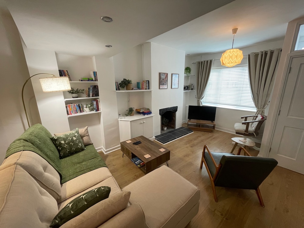 Familyfriendly Sleeps6 Privateparking Garden in Birmingham, United Kingdom