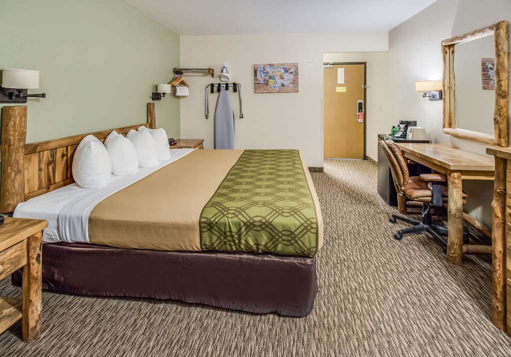 Econo Lodge Custer Crazy Horse Area - photo 16