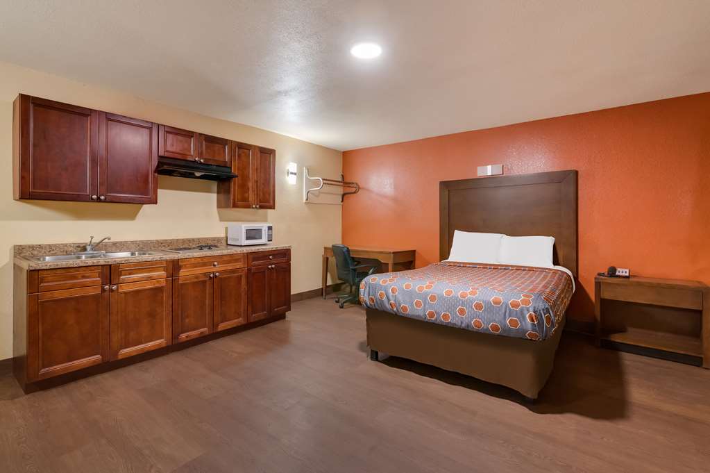 Relax Inn and Suites - photo 11