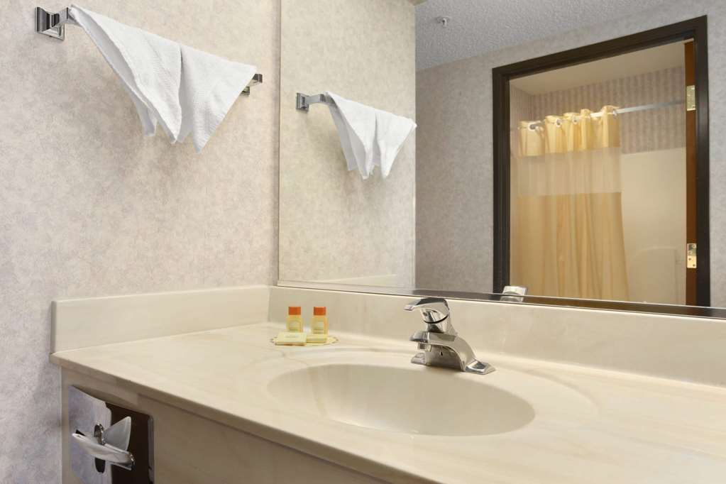 Days Inn by Wyndham Phoenix North - photo 13
