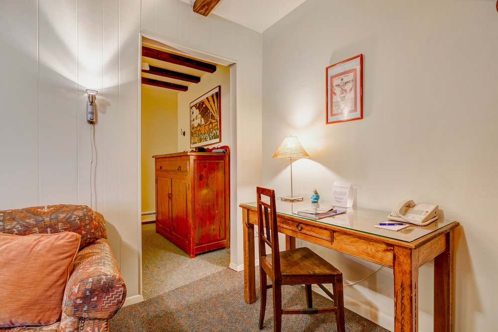 Santa Fe Motel & Inn - photo 19