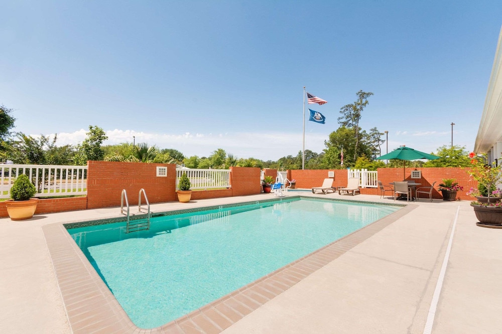 Country Inn & Suites by Radisson Covington LA - photo 23