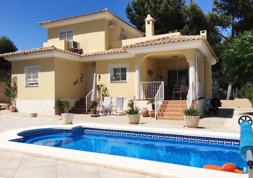 Pinada del Rio Villa Alicante — 4-Star Luxury Hotel in Tibi, Spain
