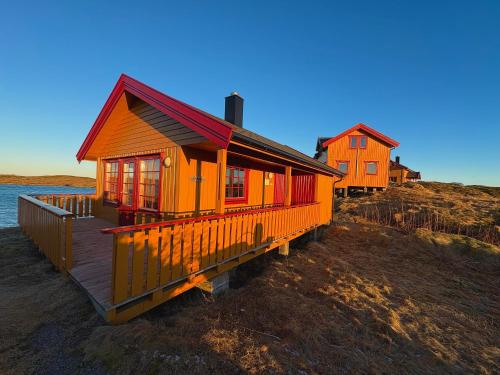 Helligvær Kystopplevelser AS - carbon neutral hotel in Unknown City