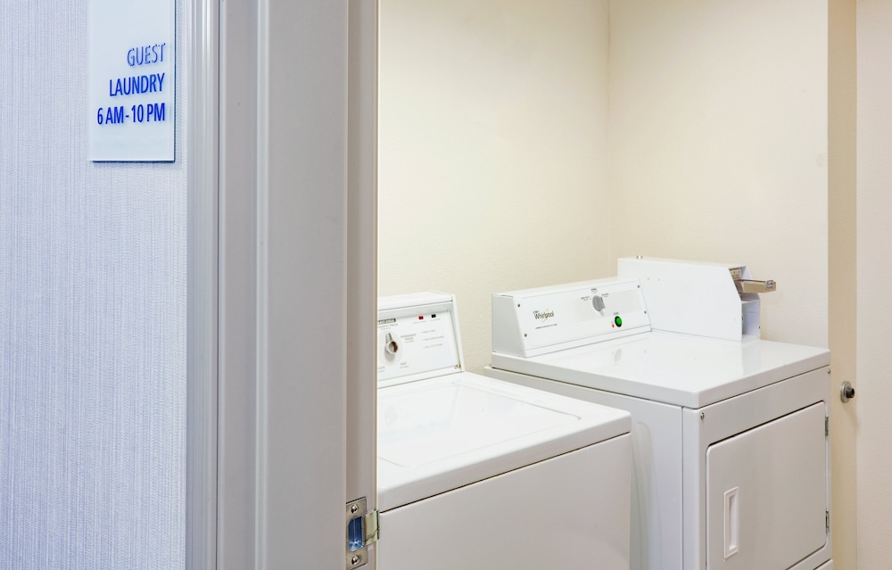 Holiday Inn Express Hotel & Suites Dickinson by IHG - photo 29