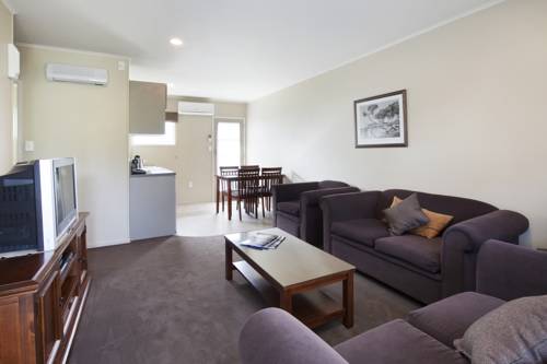 Colonial Court Motor Inn