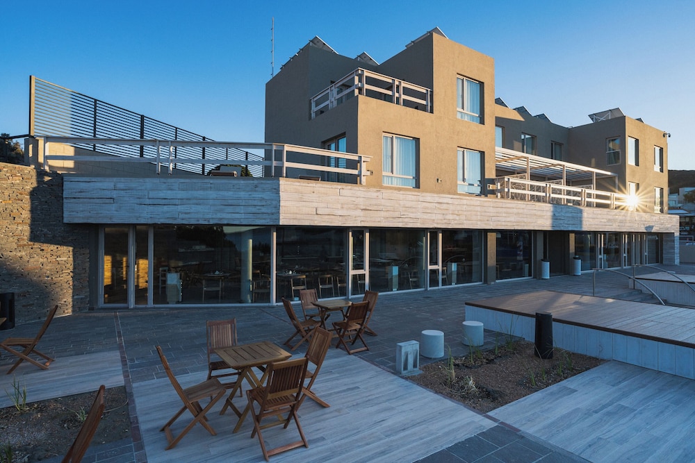 Rayentray Piramides - carbon neutral hotel in Unknown City