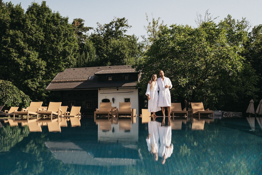 Naturel Hoteldorf Schönleitn — 4-Star Luxury Hotel in Finkenstein Am Faaker See, Austria
