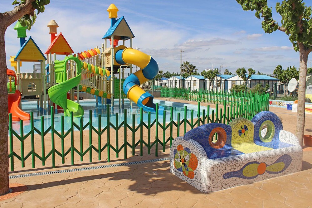 Camping y Bungalows Monmar — 4-Star Luxury Hotel in Moncofa, Spain