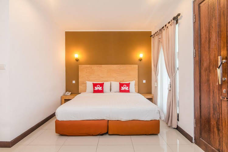 ZEN Rooms Seminyak Batu Belig - carbon neutral hotel in Seminyak