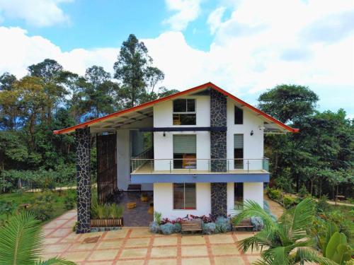 Finca Turistica Buenos Aires Casa Balmoral — 4-Star Luxury Hotel in Tena, Colombia