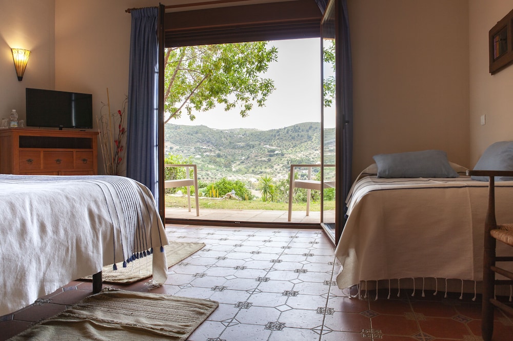 Hotel Cortijo De Salia — Alcaucin — photo 5
