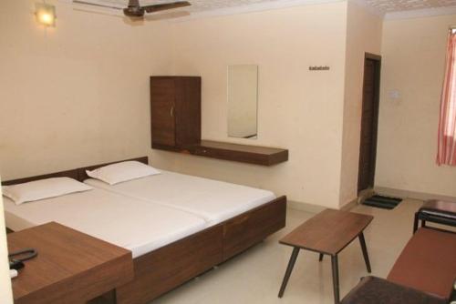 Hotel Aakash in Tiruvannamalai, India