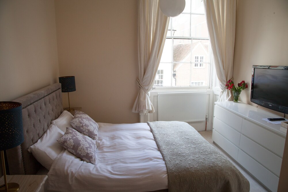Loder House — 4-Star Luxury Hotel in Salisbury, United Kingdom