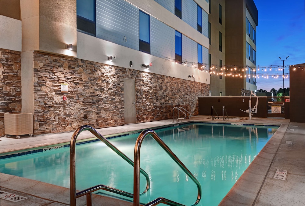 Home2 Suites by Hilton Tracy - photo 31